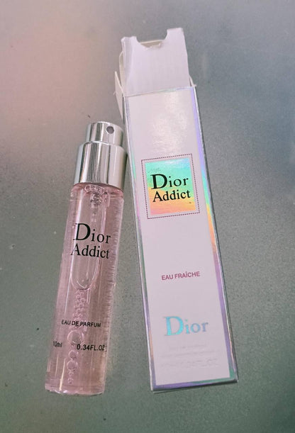 PERFUMES MINI 

10 ML 
20 dhs🇦🇪🇦🇪

Zain01
♥️♥️♥️