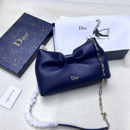Dior
100 dhs🇦🇪🇦🇪 
high quality With box25cm

Zain26
♥️♥️♥️