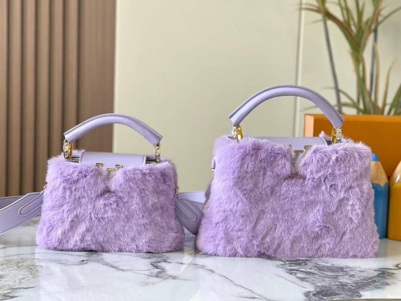 LV
Master
New. 

27cm. 380 dhs🪙🌨️
21cm. Is. 360 dhs🪙🌨️

With. Box.  
🎁🎁🎁

Zain131
♥️♥️♥️