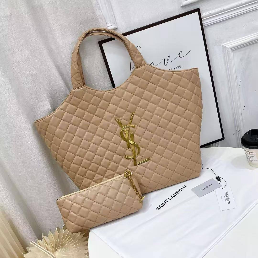 YSL
Best quality 
110 dhs🪙🖤
size 55cm

Zain158
♥️♥️♥️