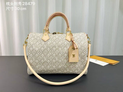 LV 
Master❣️❣️
410 dhs🇦🇪🇦🇪
#30cm🥰🥰

Zain228
♥️♥️♥️