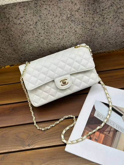 Chanel

with box
🎁🎁🎁

110 dhs💓

Zain143
♥️♥️♥️