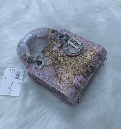 Dior
with box
🎁🎁🎁

120 dhs✅

Zain72
♥️♥️♥️