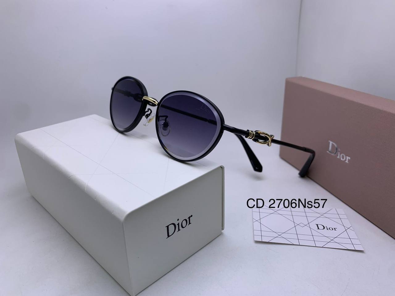 Dior
70 dhs✅

Zain126
♥️♥️♥️