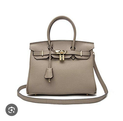 Hermes
25 CM
100 dhs🇦🇪

Zain143
♥️♥️♥️