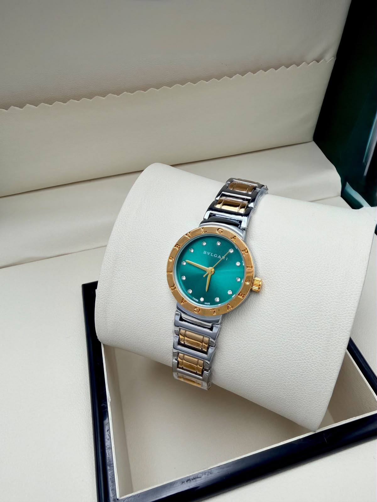 Cartier 
Bvlgari
Swarovski
Versace
 Gucci

55 dhs

Zain45
♥️♥️♥️