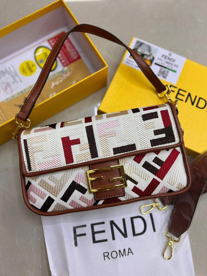 Fendi Baguette

First quality +box🎁 

Size : 26 *15 cm
95 dhs🇦🇪🇦🇪

 with box 🎁

Zain115
♥️♥️♥️