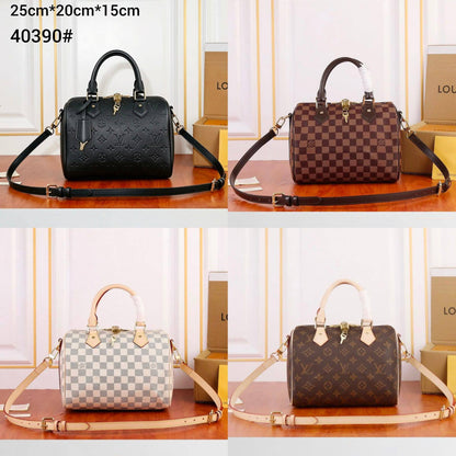 LV

SPEEDY 
NEW CAME 25CM ,

GOOD QUALITY 

WITH BOX 
100 dhs🇦🇪🇦🇪🇦🇪

Zain39
Zain295
♥️♥️♥️