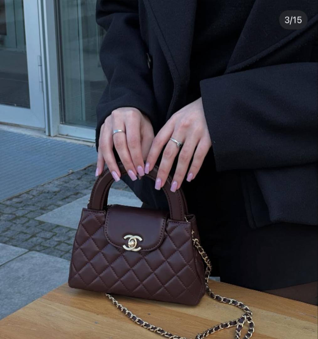 Chanel
100 dhs🇦🇪🇦🇪
with box20cm

Zain26
♥️♥️♥️