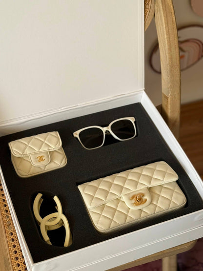 New Collection✨✨✨
CHANEL
20cm
440 dhs✅
*FULL SET(GIFT BOX)😍😍*
*MASTER QUALITY*
With box

Zain167
❣️❣️❣️