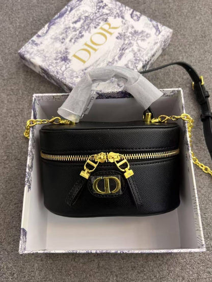 Mixed bags
Fendi
Dior
Chanel
YSL

95 dhs🇦🇪🇦🇪

Withbox
high quality

Zain26
♥️♥️♥️