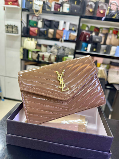 YSL

85 dhs❣️

With box
🎁🎁🎁

18 cm 💐💐

Zain219
♥️♥️♥️
