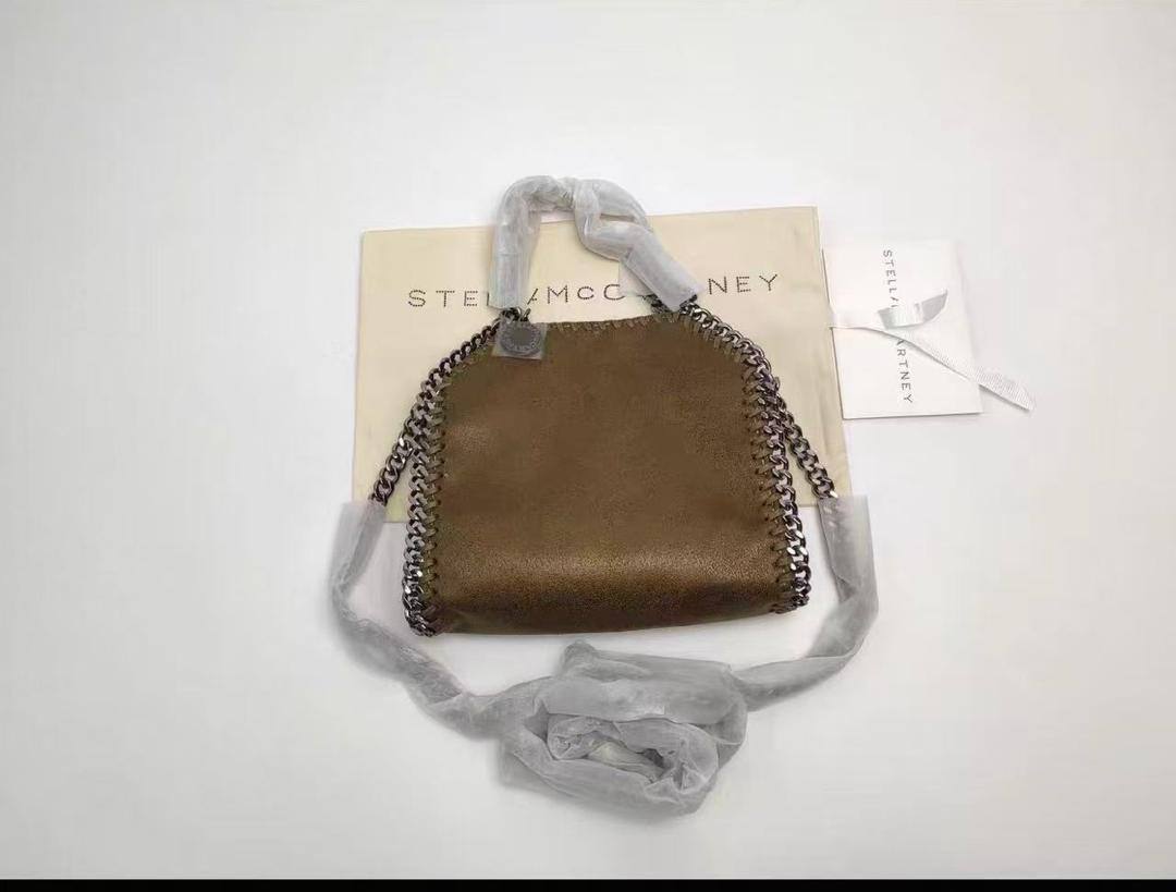 Stella
105 dhs🇦🇪🇦🇪
with box
size 17cm

Zain26
♥️♥️♥️