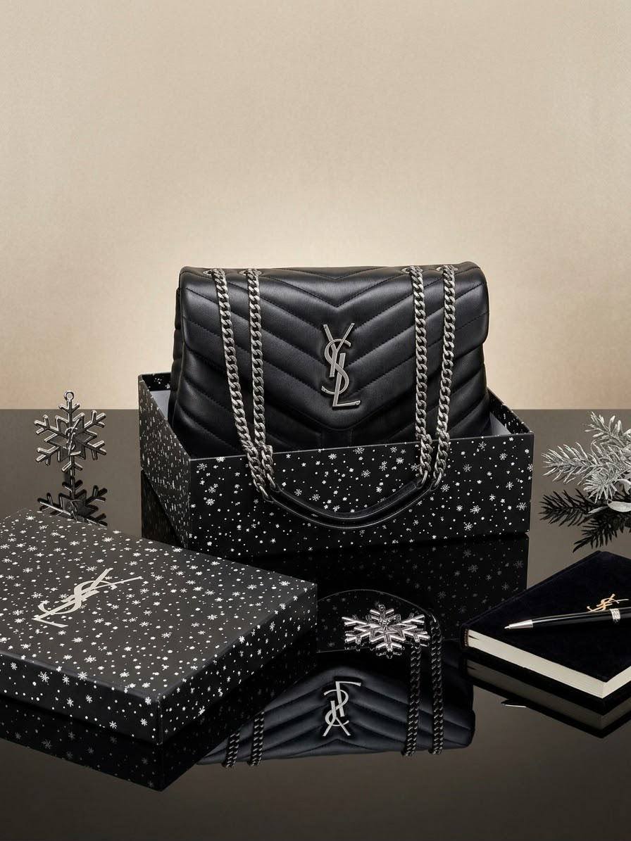 Ysl

100 dhs🇦🇪🇦🇪
With box

Zain219
♥️♥️♥️