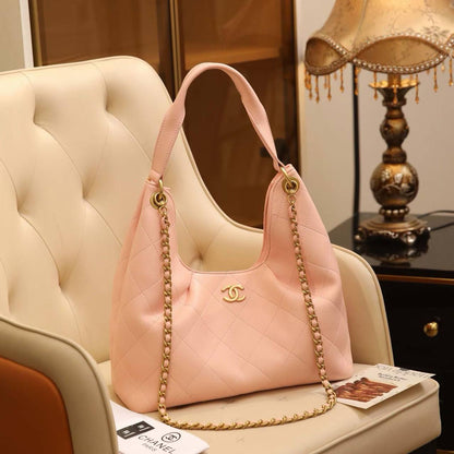 Chanel
100 dhs✅

Zain175
♥️♥️♥️
