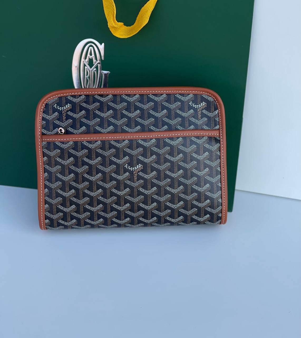 GOYARD
*Clutch bag* 
*Master quality* 

400 dhs🪙🌨️

Zain179
♥️♥️♥️