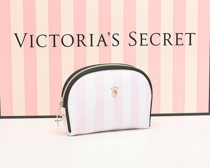 Victoria's Secret 

make up 
pouch 
good quality 

30 dhs🇦🇪🇦🇪

Zain295
♥️♥️♥️
