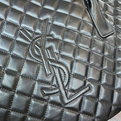 YSL 

travelling bag  

new came high quality 

160 dhs🌺

Zain39
♥️♥️♥️