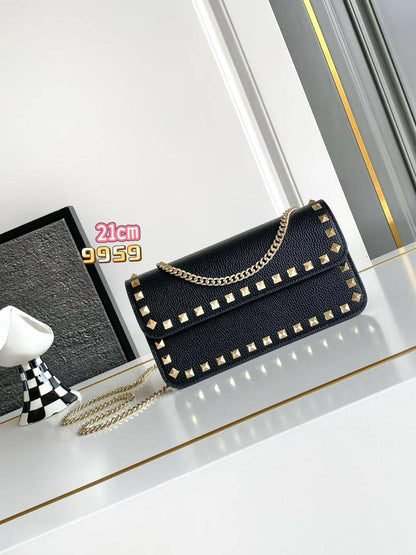 Valentino 
Master🌺🌺
240 dhs💓💓

Zain153
♥️♥️♥️