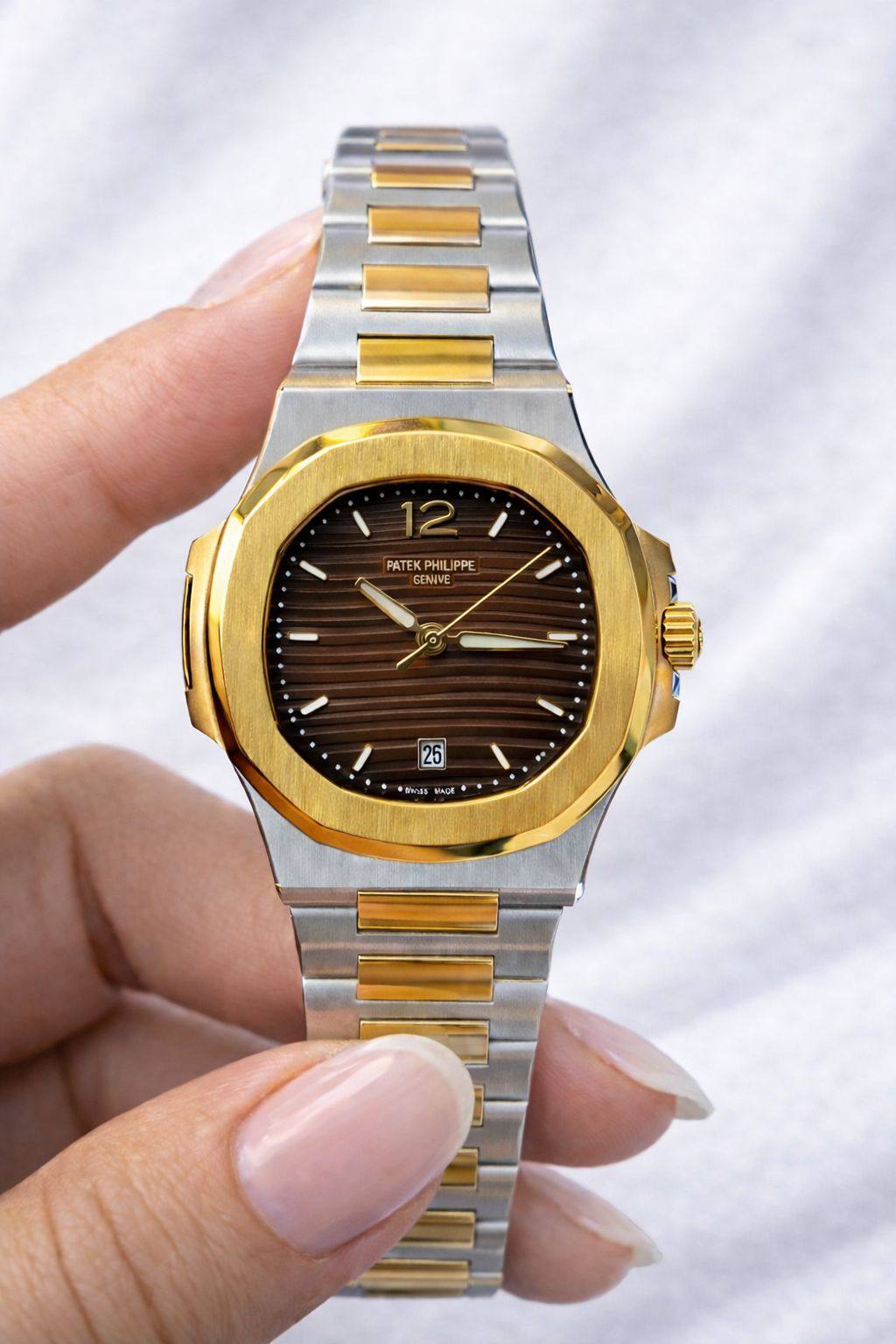 Patek Philippe 
watch for ladies good quality 
260 dhs❣️

Zain59
♥️♥️♥️