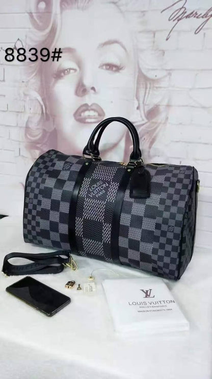 LV Travel Bags
115 dhs✅ 
high quality 
55cm

Zain26
♥️♥️♥️