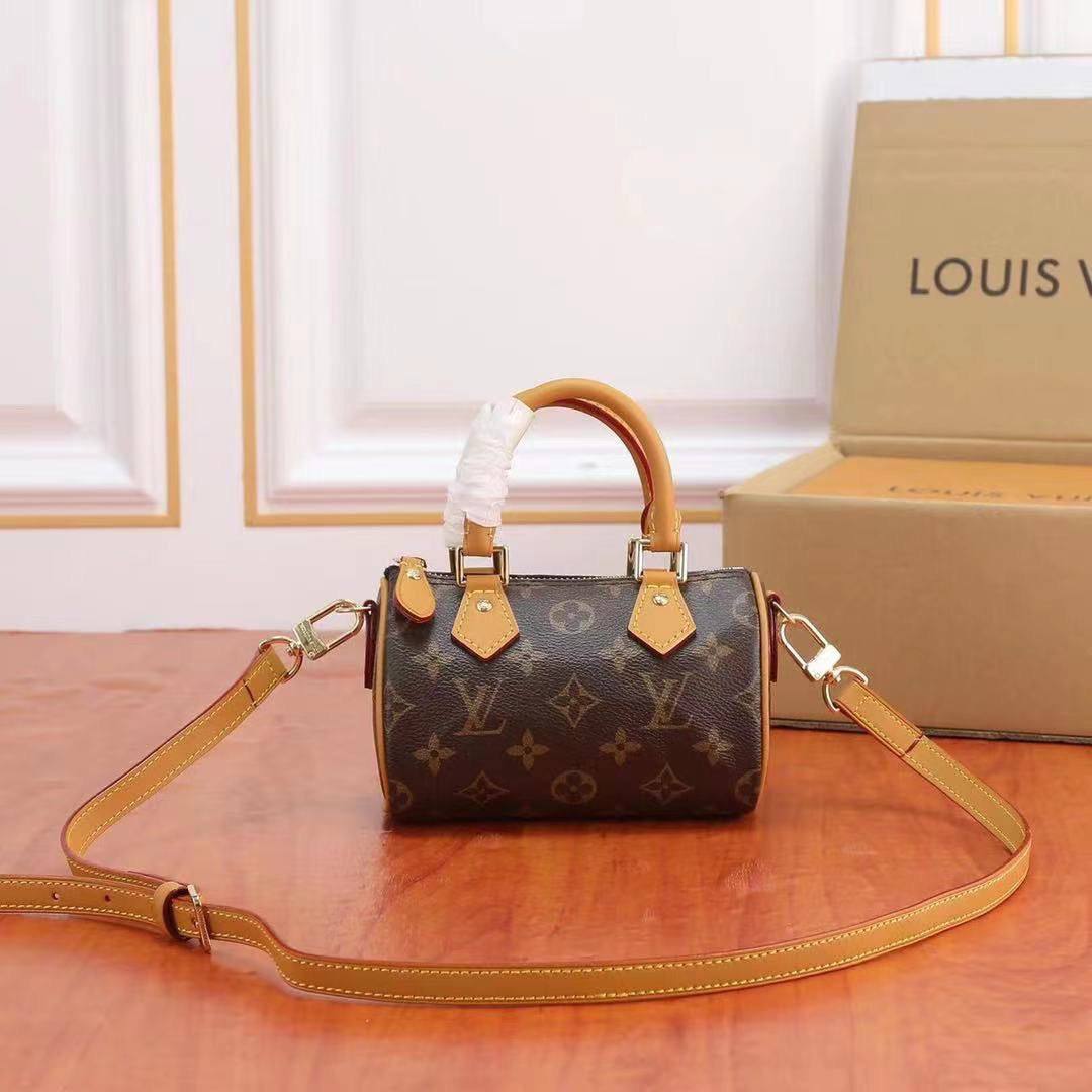 LV - Bottega
Master Bags
For Price 👇 WTSP Text Zain 0568585901

Zain111
Zain192
♥️♥️♥️
