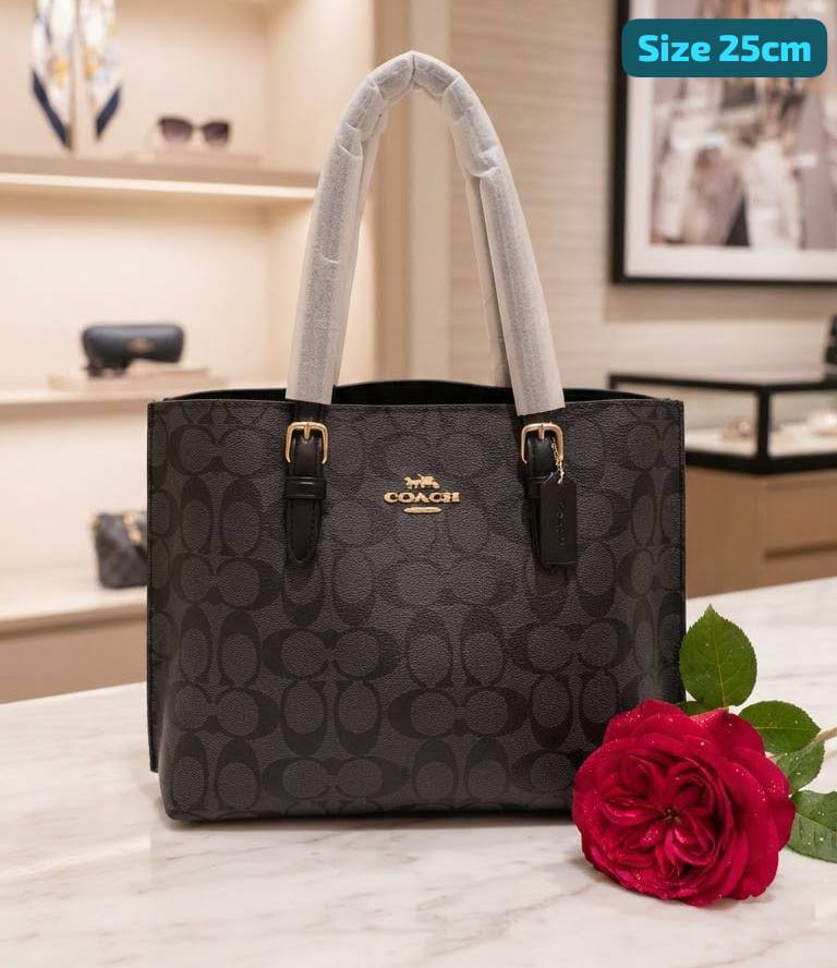 Caoch

Good quality 

with box 
115 dhs🇦🇪🇦🇪🇦🇪

Zain186
♥️♥️♥️