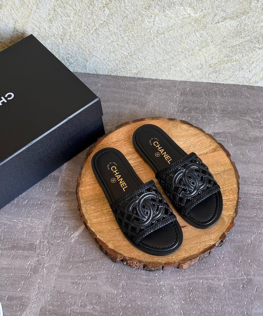 CHANEL 💫😍
SuperMaster Quality 💯
450 dhs✅
Size: 36-41 💥

Zain171
♥️♥️♥️