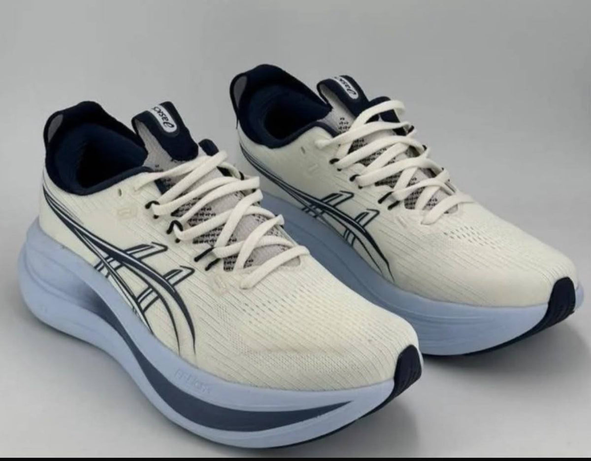 New 🆕 
Asics

40 TO 45 
170 dhs🇦🇪🇦🇪

Zain183
♥️♥️♥️