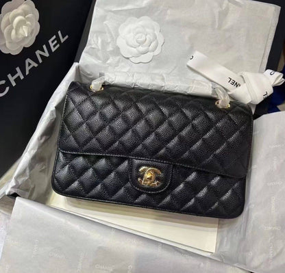 CHANEL 
COPY ONE 
WITH DOUBLE BOX 
260 dhs✅
leather 

Zain295
♥️♥️♥️
