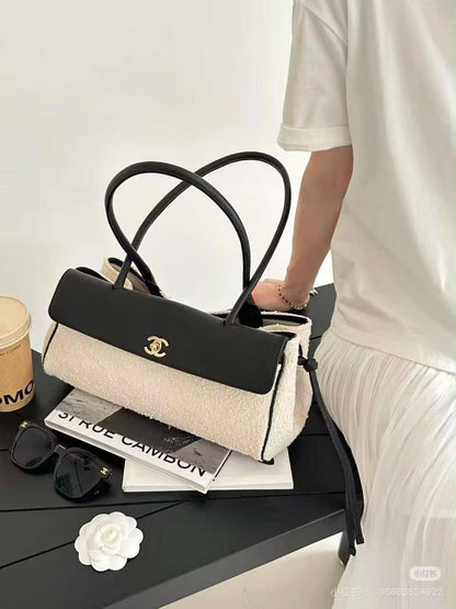 Chanel
 re stokes 

320 dhs
31cm

Zain228
♥️♥️♥️