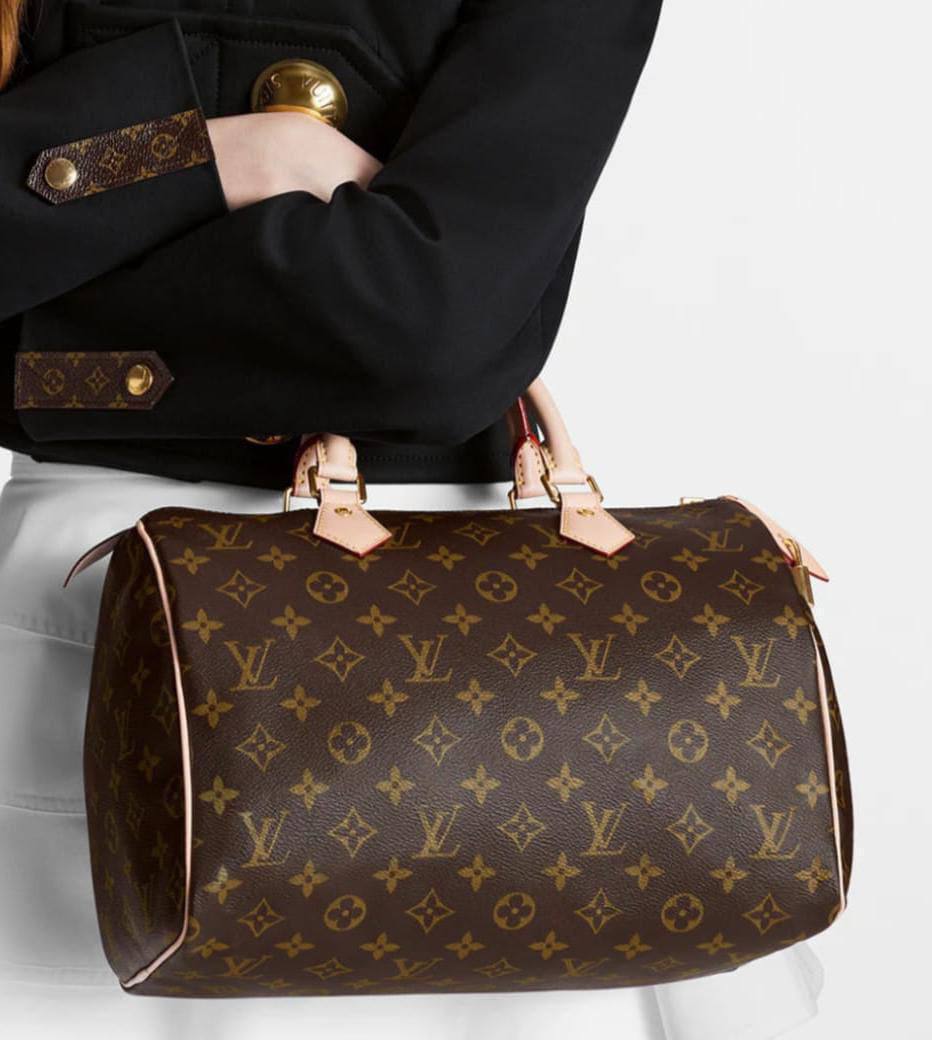 LV Master
Available now💕💕
25cm🥰 320 dhs❣️
30cm🥰 330 dhs❣️

Zain228
♥️♥️♥️