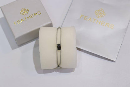 Feathers Bracelet
55 dhs✅

Zain33
♥️♥️♥️