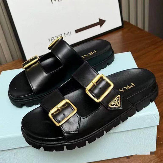 PRADA 
☘️ *SIZE  36  to 41 ☘️                                                                                                       
180 dhs💓

Zain224
♥️♥️♥️