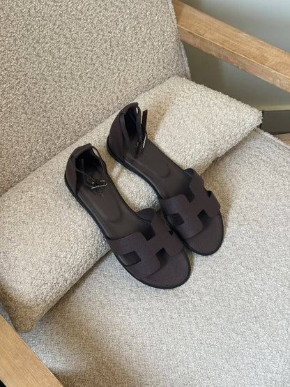 Hermes

𝐒𝐢𝐳𝐞𝐬: 𝟑𝟔 — 𝟒𝟏

430 dhs🇦🇪🇦🇪
Zain298
♥️♥️♥️