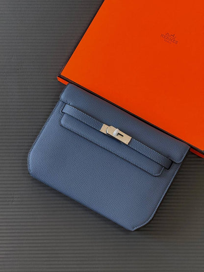 Hermes depeche togo leather 24cm💕master quality

😍with box❤️ 
🎁🎁🎁
340 dhs🪙🌨️

Zain51
♥️♥️♥️