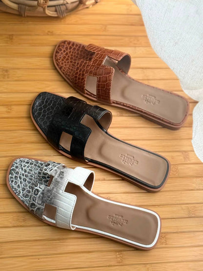 Hermes
Super Master
𝗦𝗶𝘇𝗲 𝟯𝟲 𝘁𝗼𝗼 𝟰𝟭 
450 dhs🇦🇪🇦🇪

Zain303
♥️♥️♥️