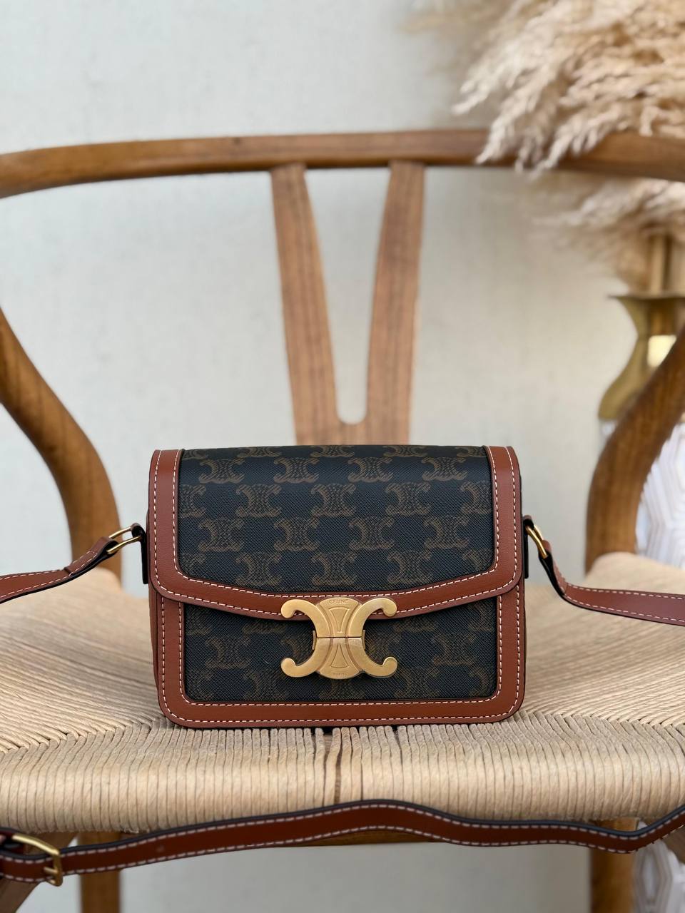 CELINE

18cm
310 dhs🇦🇪

22cm
330 dhs🇦🇪

Top quality 
With box🎁

Zain167
♥️♥️♥️
