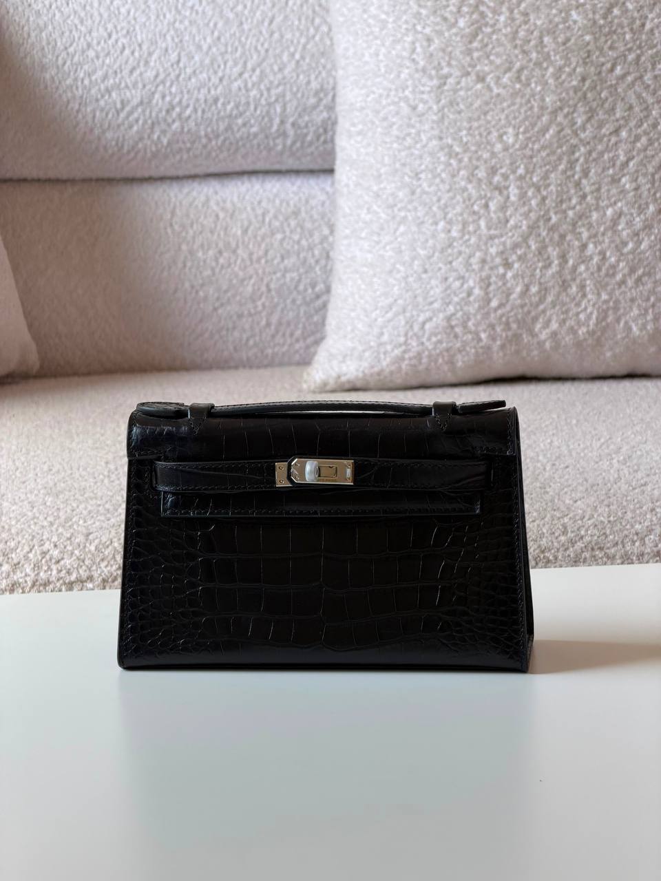 Hermes pochette 21cm💕master quality😍with box❤️
340 dhs💛

Zain52
♥️♥️♥️