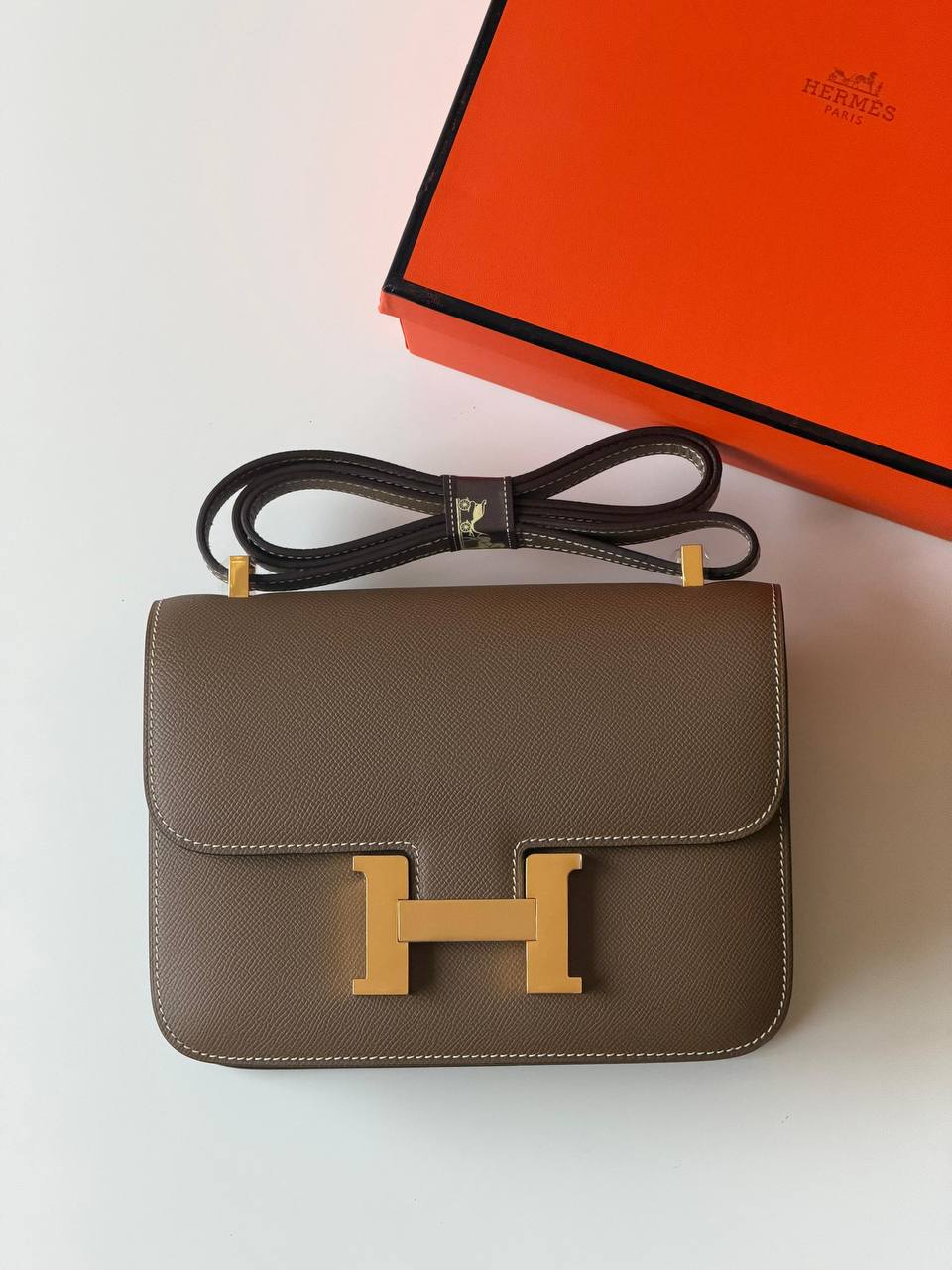 Hermes
constance 23cm superMaster quality ✅with box📦
510 dhs✅

Zain51
♥️♥️♥️