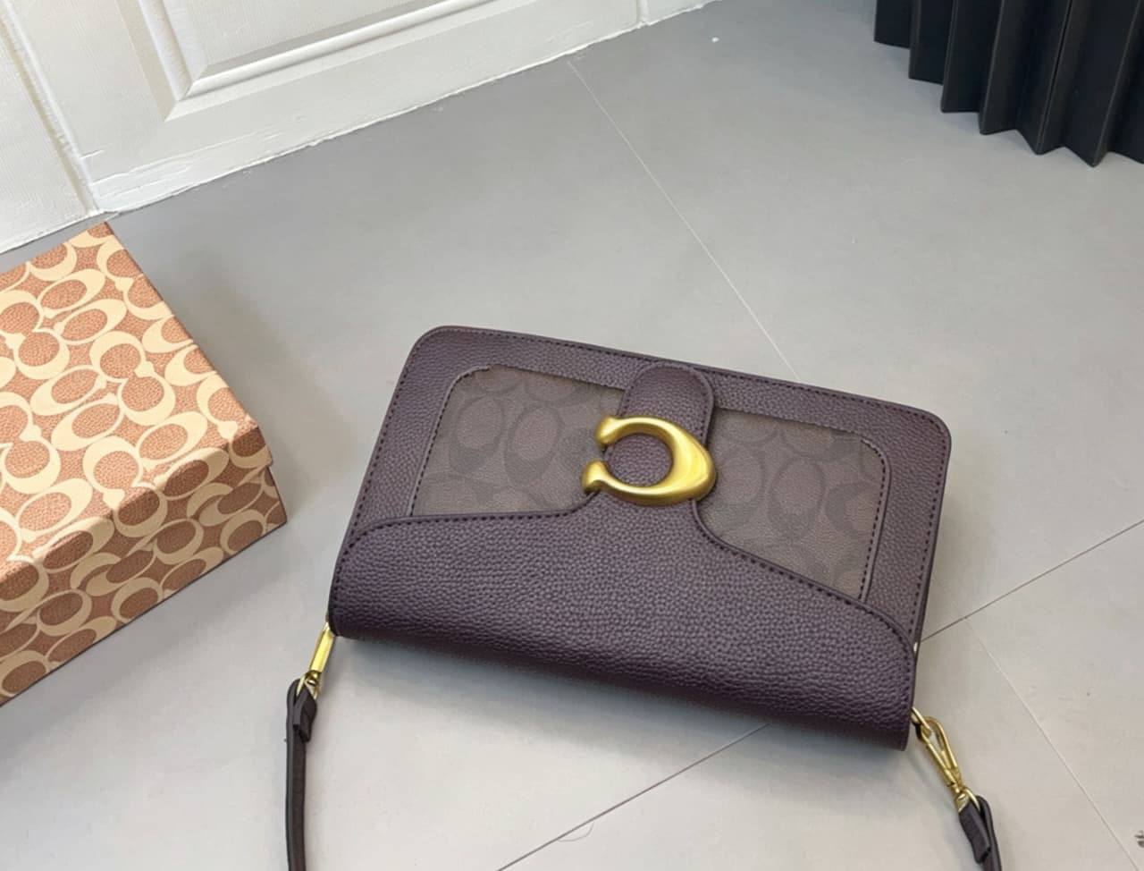 Coach

With box 
 
90 dhs🇦🇪🇦🇪

Zain232
♥️♥️♥️