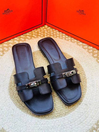 Hermes
Size 36-42 
100 dhs💓

Zain132
♥️♥️♥️