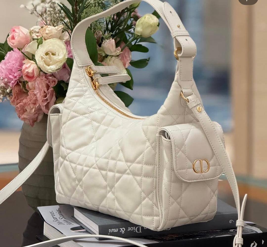 Gucci

105 dhs🇦🇪🇦🇪

Zain26
♥️♥️♥️