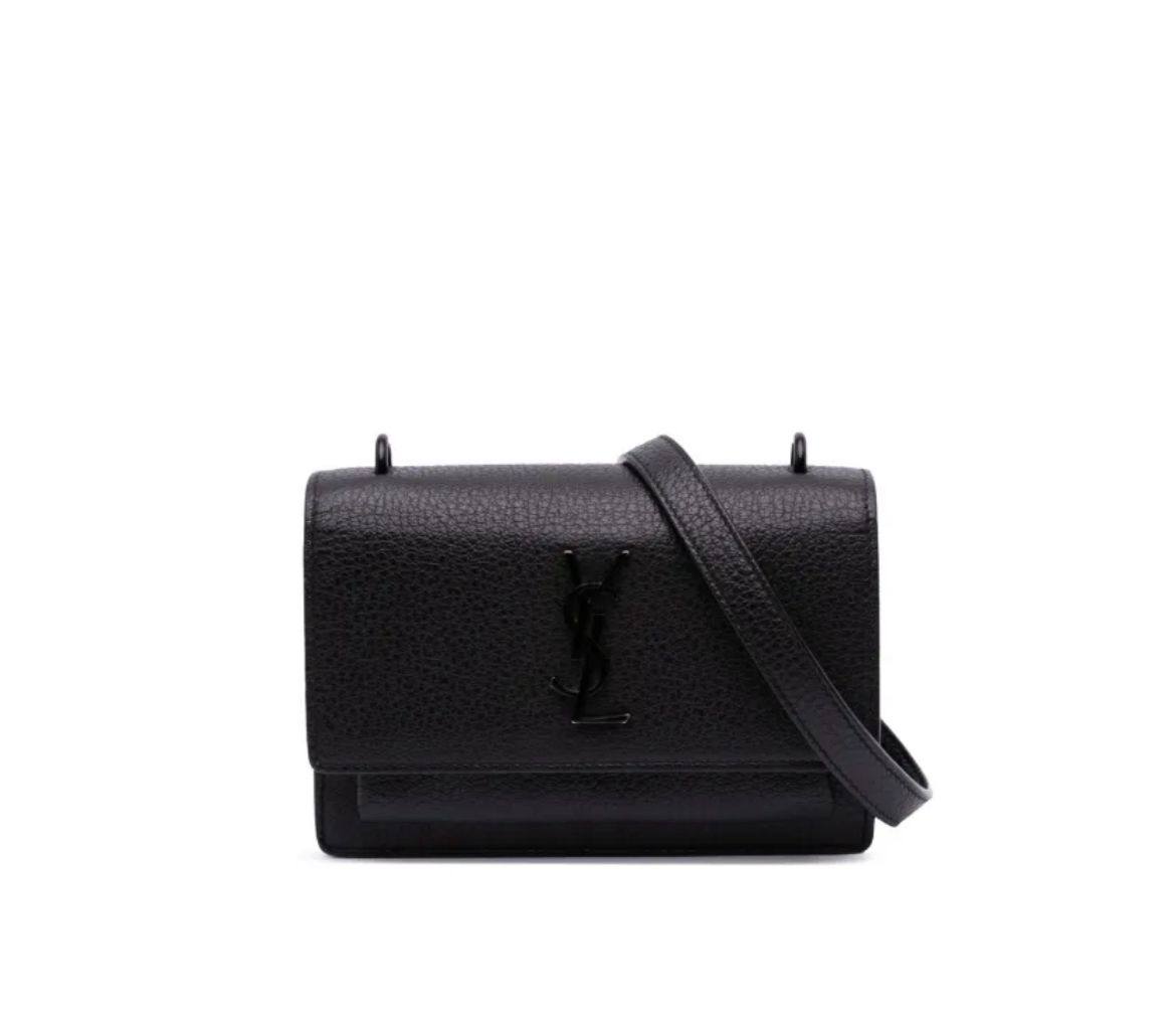 YSL
110 dhs❣️
SIZE：24cm
Good quality 

with box
🎁🎁🎁

Zain35
♥️♥️♥️