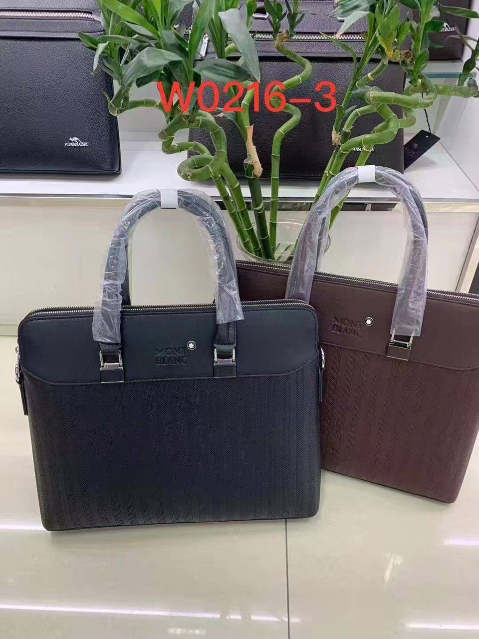 Laptop bags 
good quality 
110 dhs💓

Zain278
♥️♥️♥️