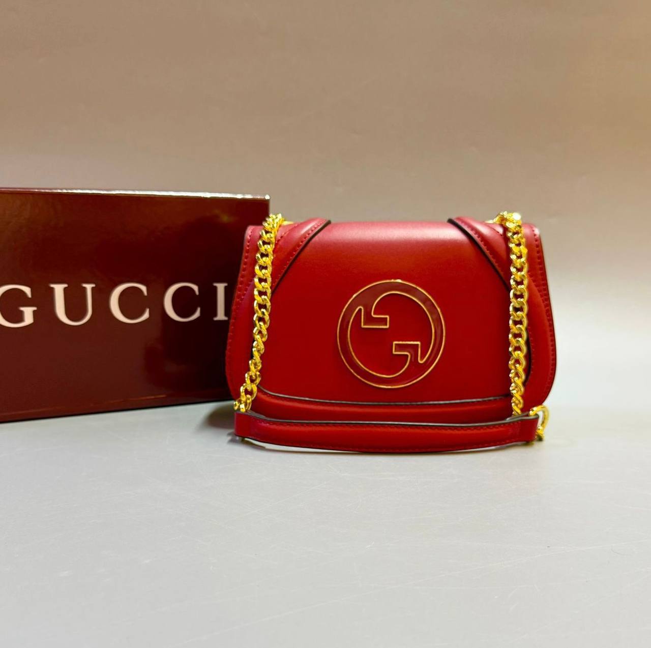 GUCCI 
NEW CAME GOOD QUALITY 
WITH BOX 
🎁🎁🎁

100 dhs🪙💕

Zain39
♥️♥️♥️
