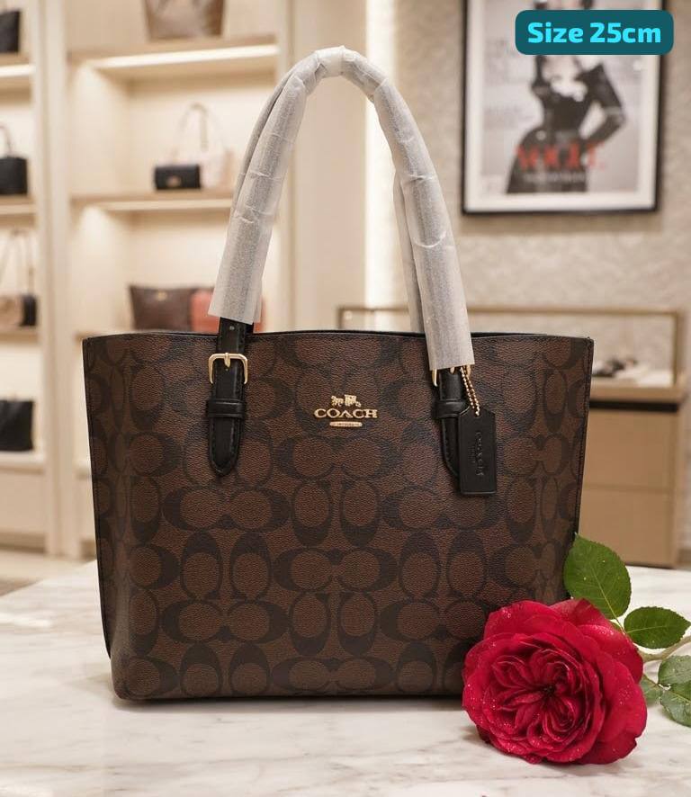 Caoch

Good quality 

with box 
115 dhs🇦🇪🇦🇪🇦🇪

Zain186
♥️♥️♥️