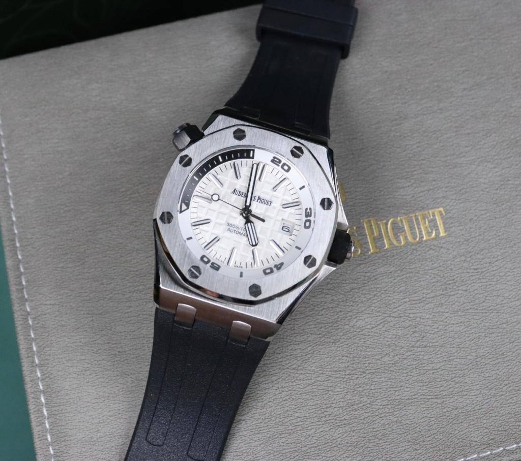 AP
master watch 
240 dhs✅

Zain33
♥️♥️♥️