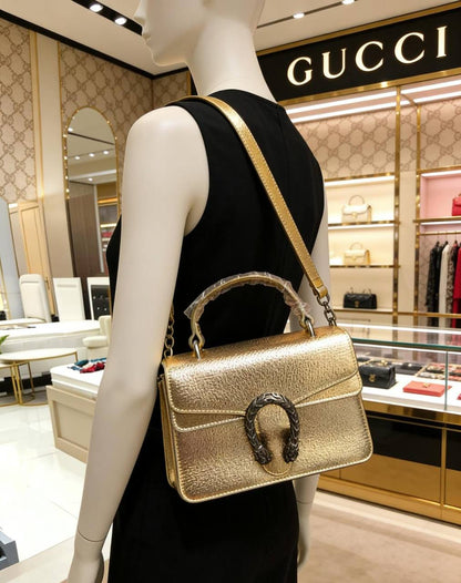 Gucci

100 dhs✅

with box 
🎁🎁🎁

Size:23/8/15

Zain07
♥️♥️♥️