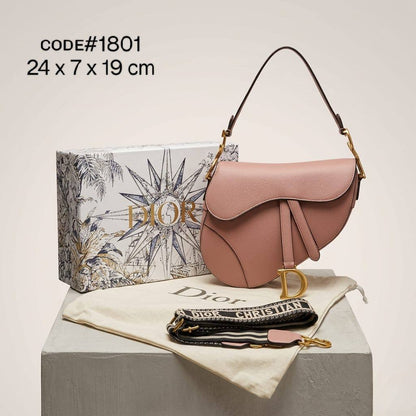 CHRISTIAN DIOR SADDLE
sʜᴏᴜʟᴅᴇʀ/ ᴄʀᴏss ʙᴏᴅʏʙᴀɢ
ɢᴏʟᴅ ʜᴀʀᴅᴡᴀʀᴇ
ɢʀᴀɪɴᴇᴅ ʟᴇᴀᴛʜᴇʀ
ZIPPER TYPE
sɪᴢᴇ : 24 cm
ᴡɪᴛʜ BOX

85 dhs💓

Zain31
♥️♥️♥️